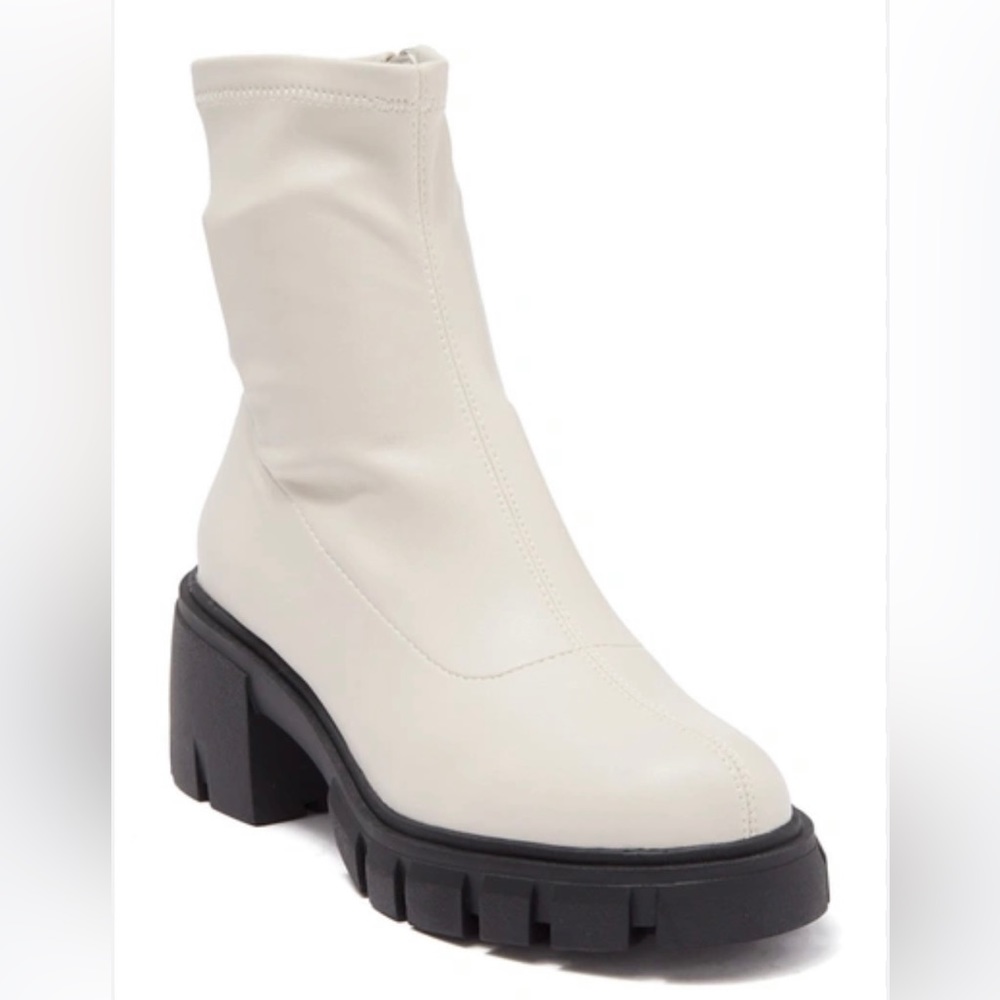 Steve by Steve Madden Hower lug boots white 10